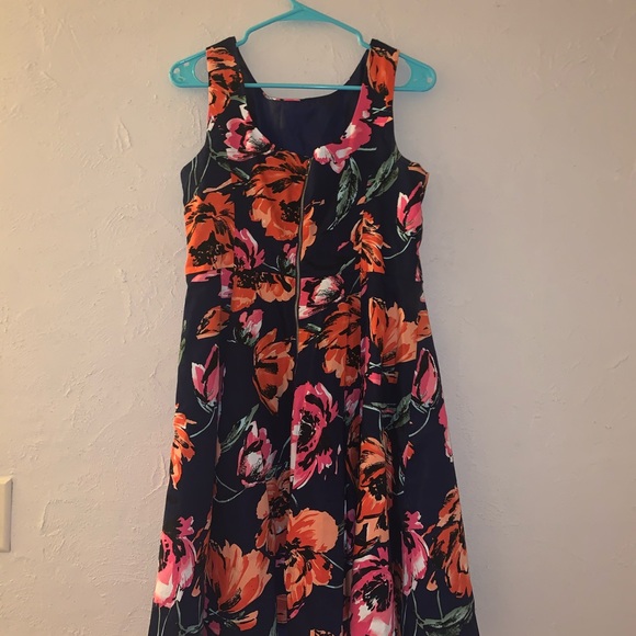 Size 8 floral navy sundress - Picture 2 of 3
